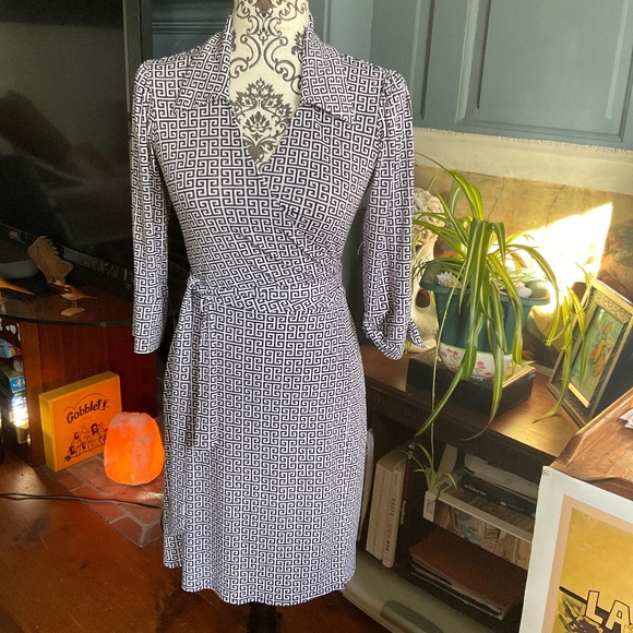 Laundry by Shelly Segal Wrap dress size XS - Picture 1 of 11